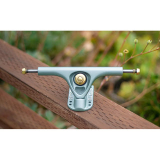 Paris Trucks V3 180mm 50Â° Crystal Blue (Pair)
