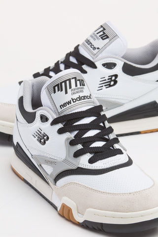 New Balance Numeric Skateboard Shoes 770 White/Black