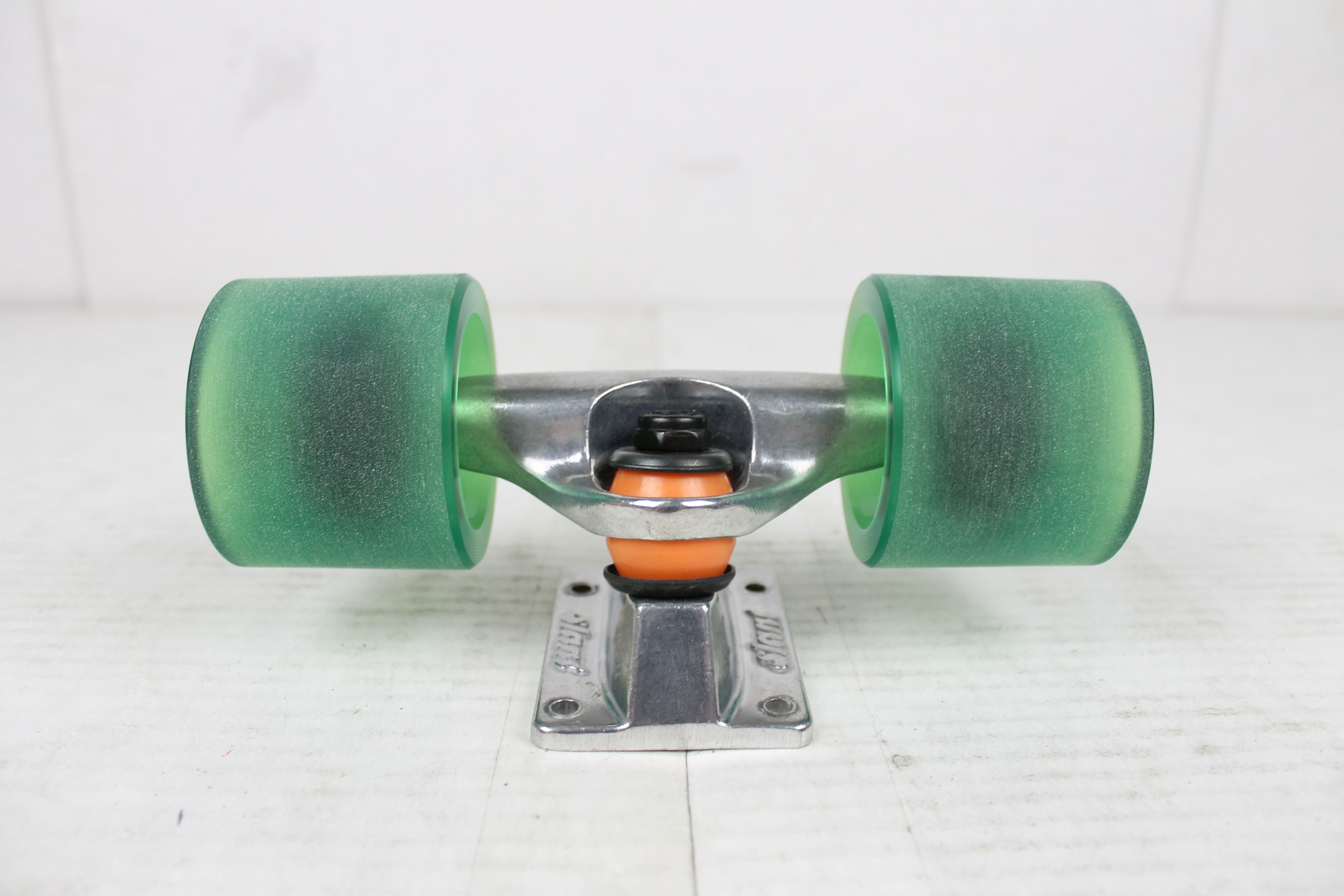 Blemished Slant Skateboard Trucks with Globe 62mm Longboard Cruiser